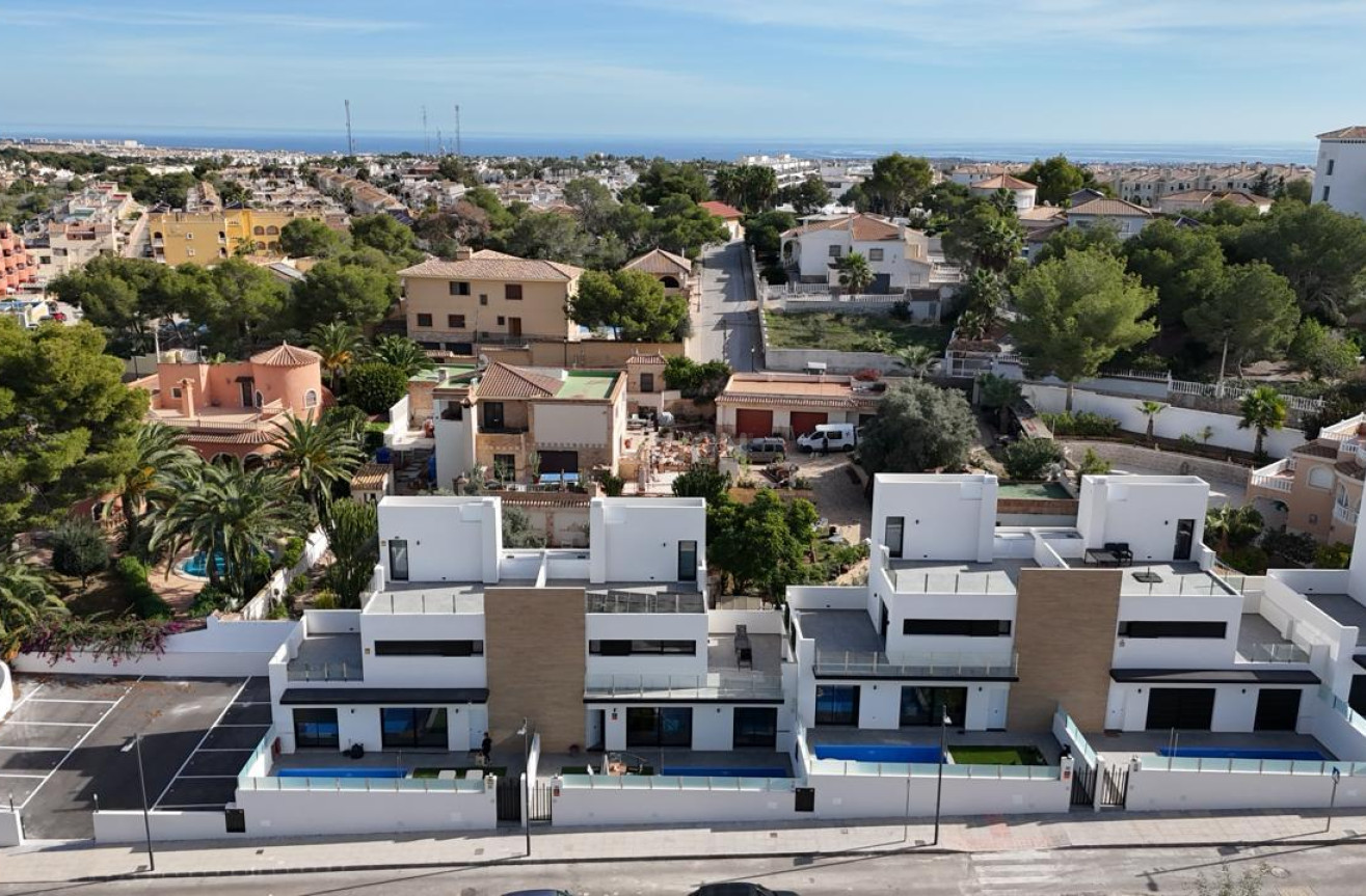 Odsprzedaż - Villa - Villamartin - Costa Blanca