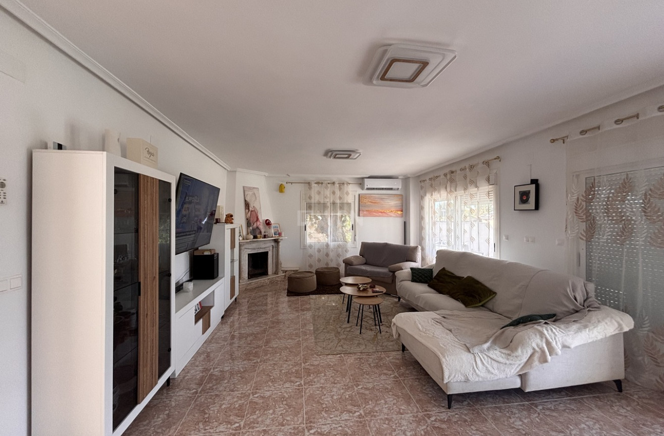 Odsprzedaż - Villa - Benijofar - Costa Blanca