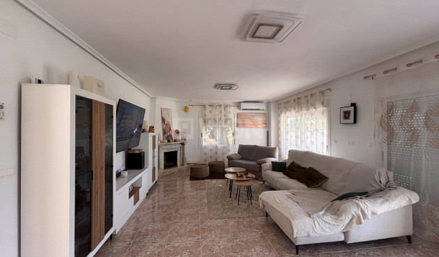 Odsprzedaż - Villa - Benijofar - Costa Blanca