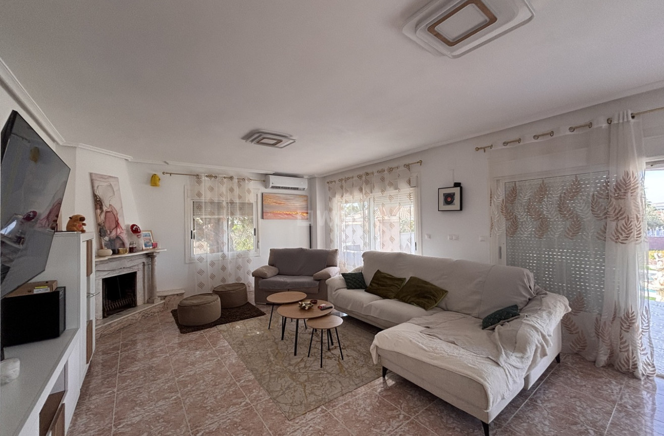 Odsprzedaż - Villa - Benijofar - Costa Blanca