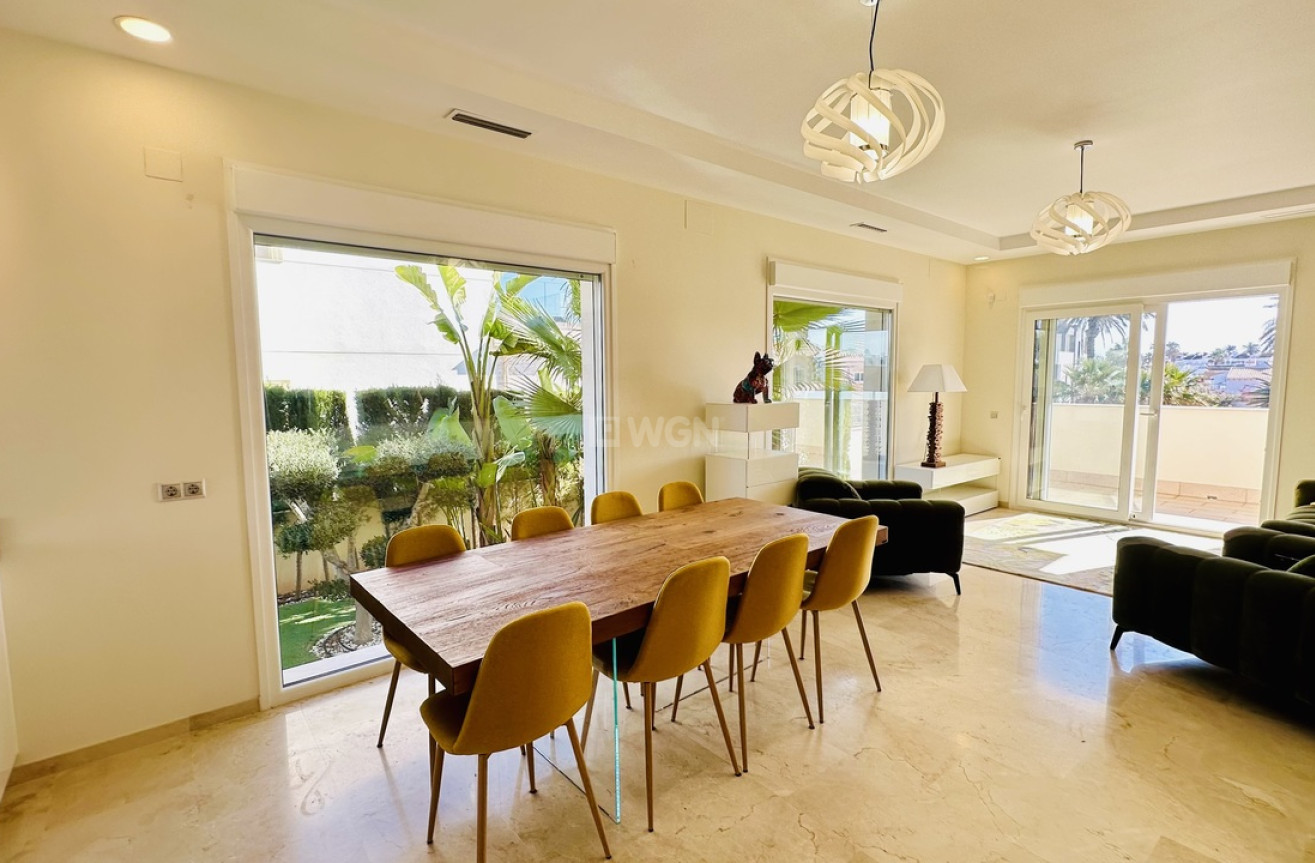 Reventa - Villa - La Zenia - Costa Blanca