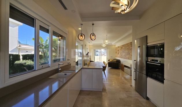 Reventa - Villa - La Zenia - Costa Blanca