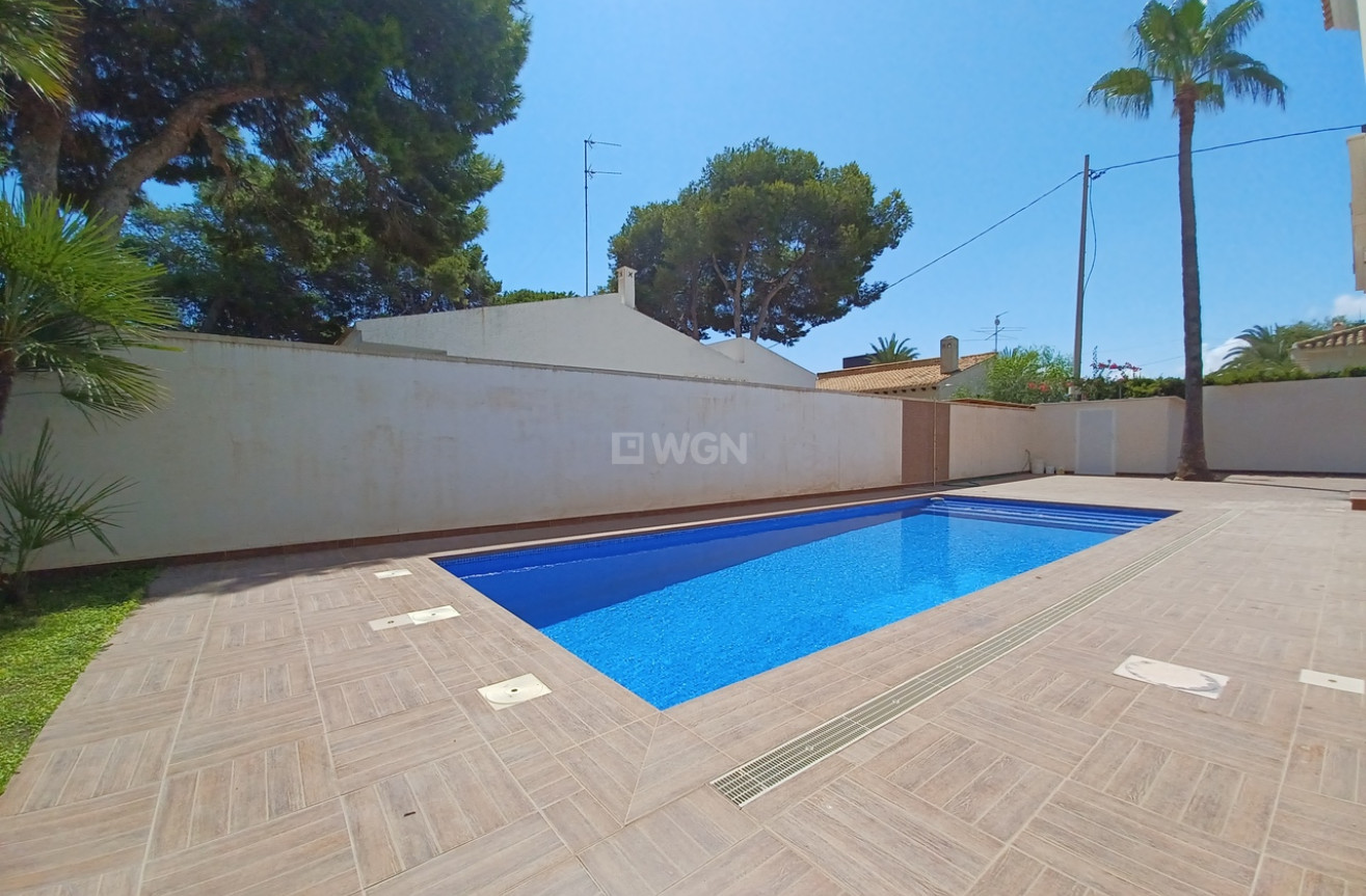 Odsprzedaż - Villa - Cabo Roig - Costa Blanca