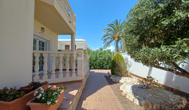 Odsprzedaż - Villa - Cabo Roig - Costa Blanca
