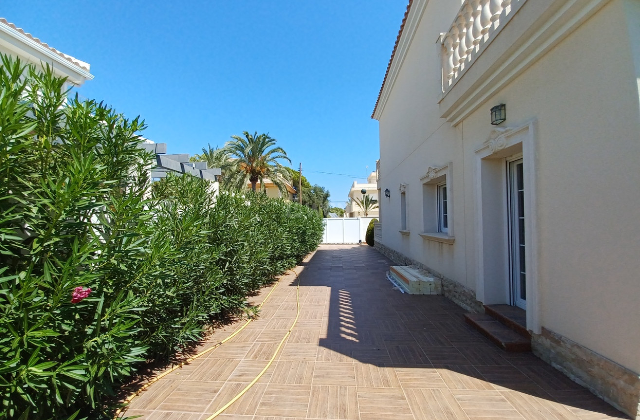 Odsprzedaż - Villa - Cabo Roig - Costa Blanca