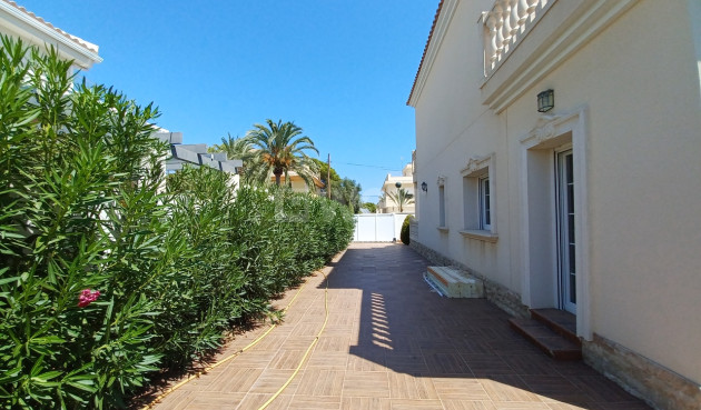 Odsprzedaż - Villa - Cabo Roig - Costa Blanca