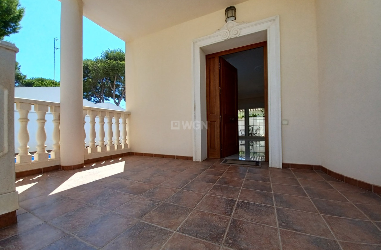 Odsprzedaż - Villa - Cabo Roig - Costa Blanca