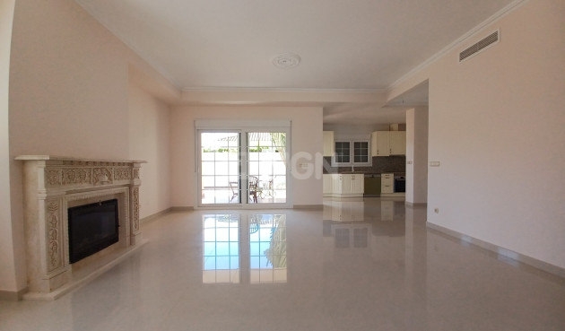 Odsprzedaż - Villa - Cabo Roig - Costa Blanca