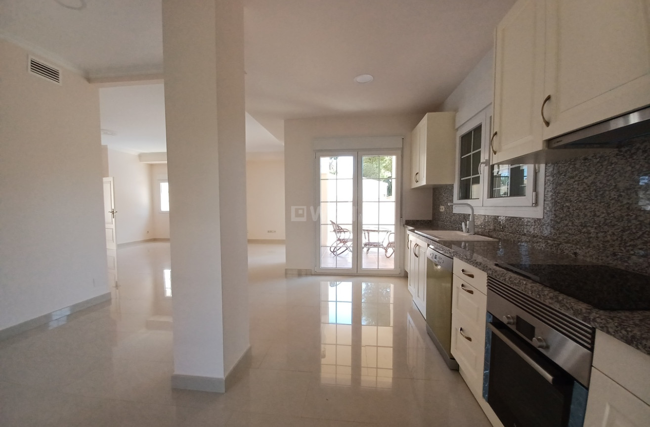 Odsprzedaż - Villa - Cabo Roig - Costa Blanca