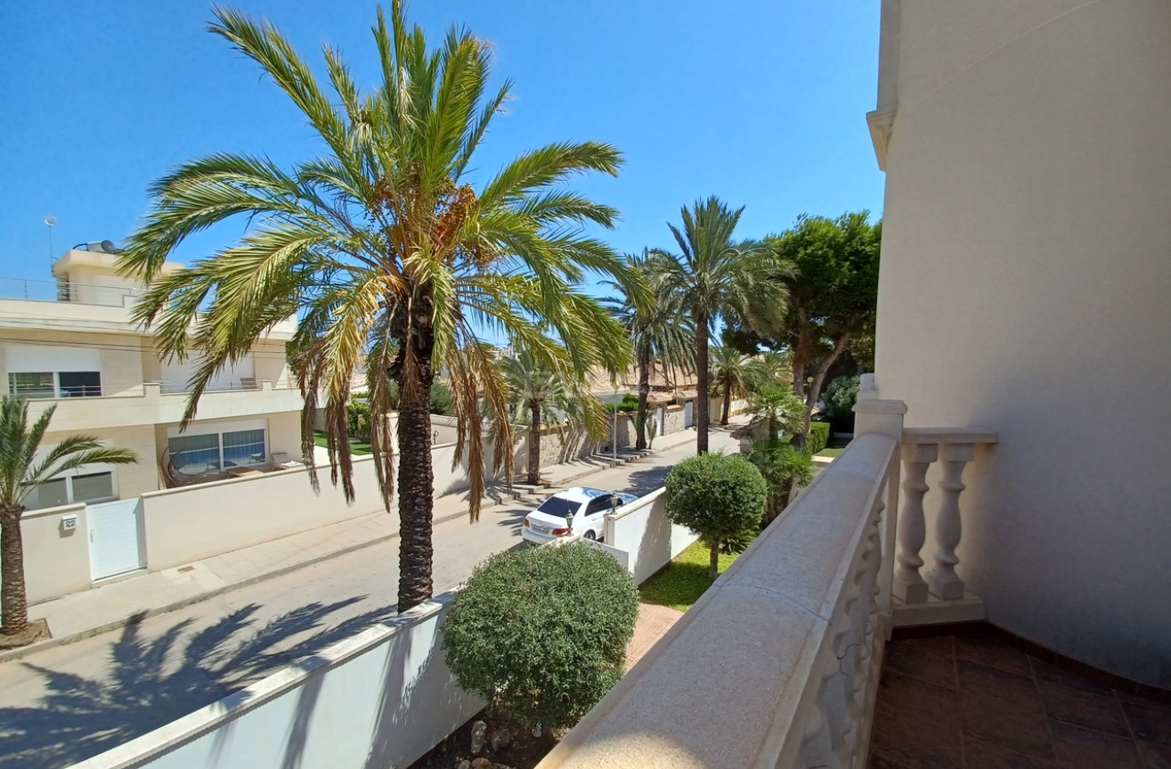 Odsprzedaż - Villa - Cabo Roig - Costa Blanca