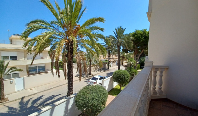 Odsprzedaż - Villa - Cabo Roig - Costa Blanca