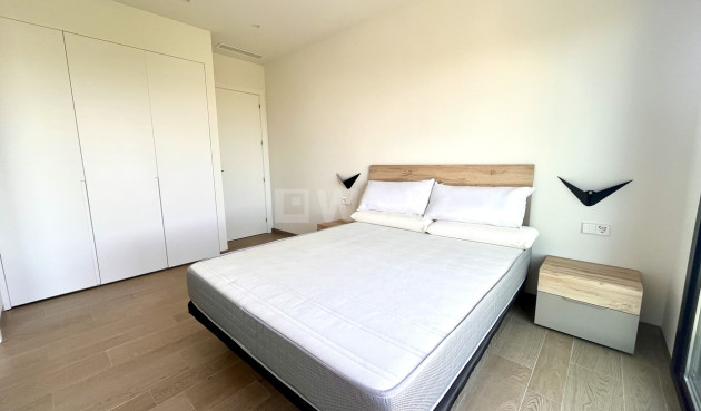 Odsprzedaż - Mieszkanie w bloku - Las Colinas Golf - Costa Blanca