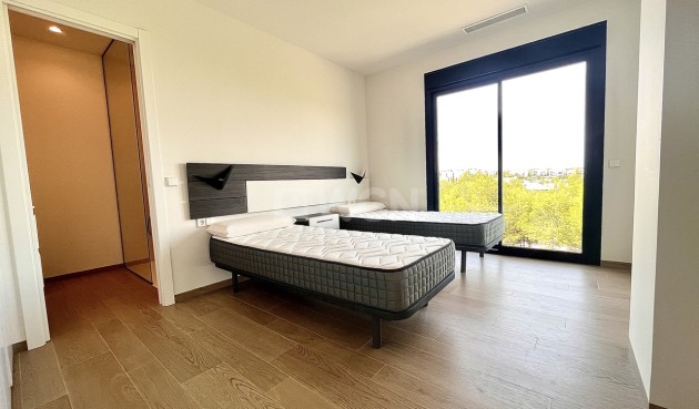 Odsprzedaż - Mieszkanie w bloku - Las Colinas Golf - Costa Blanca