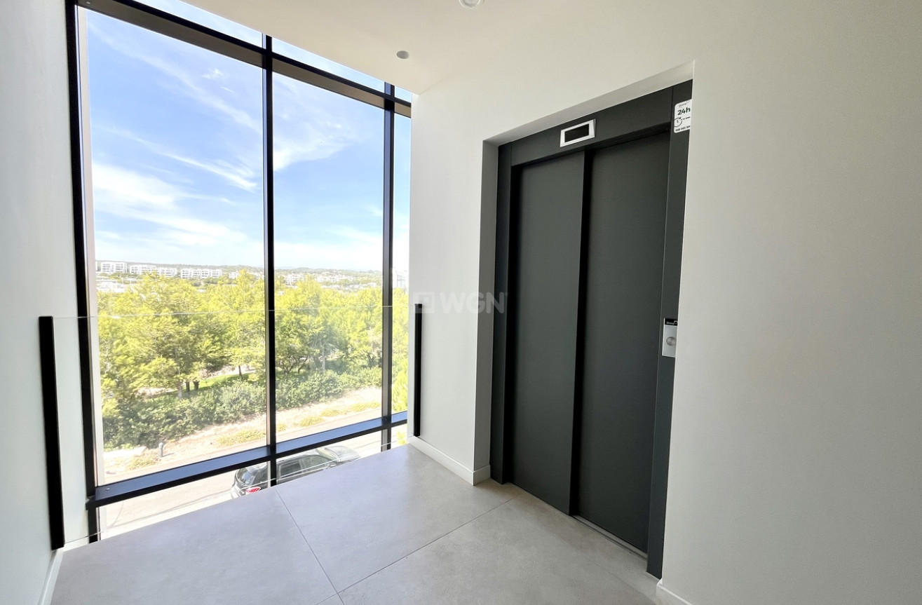 Odsprzedaż - Mieszkanie w bloku - Las Colinas Golf - Costa Blanca