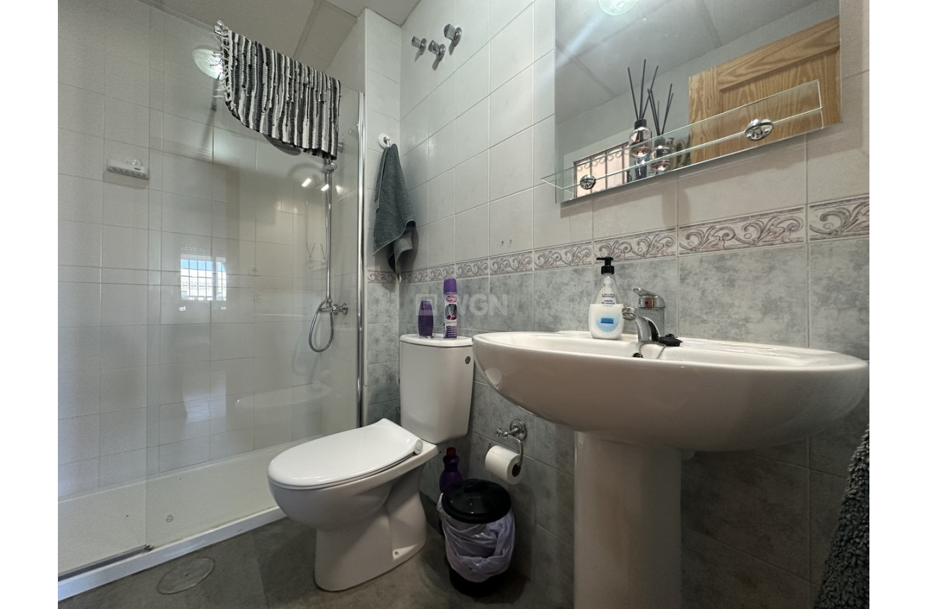 Odsprzedaż - Mieszkanie w bloku - La Zenia - Costa Blanca