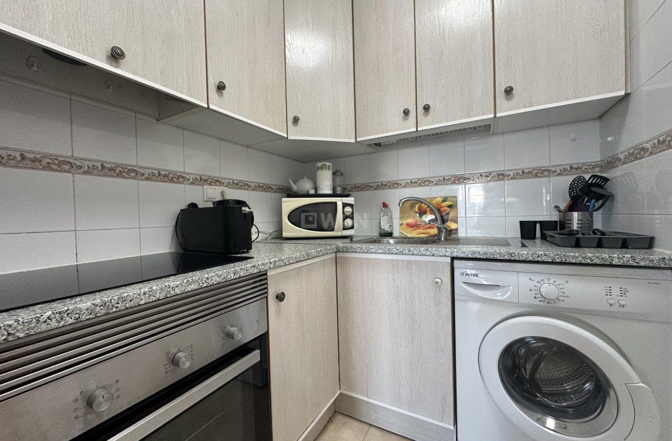 Odsprzedaż - Mieszkanie w bloku - La Zenia - Costa Blanca