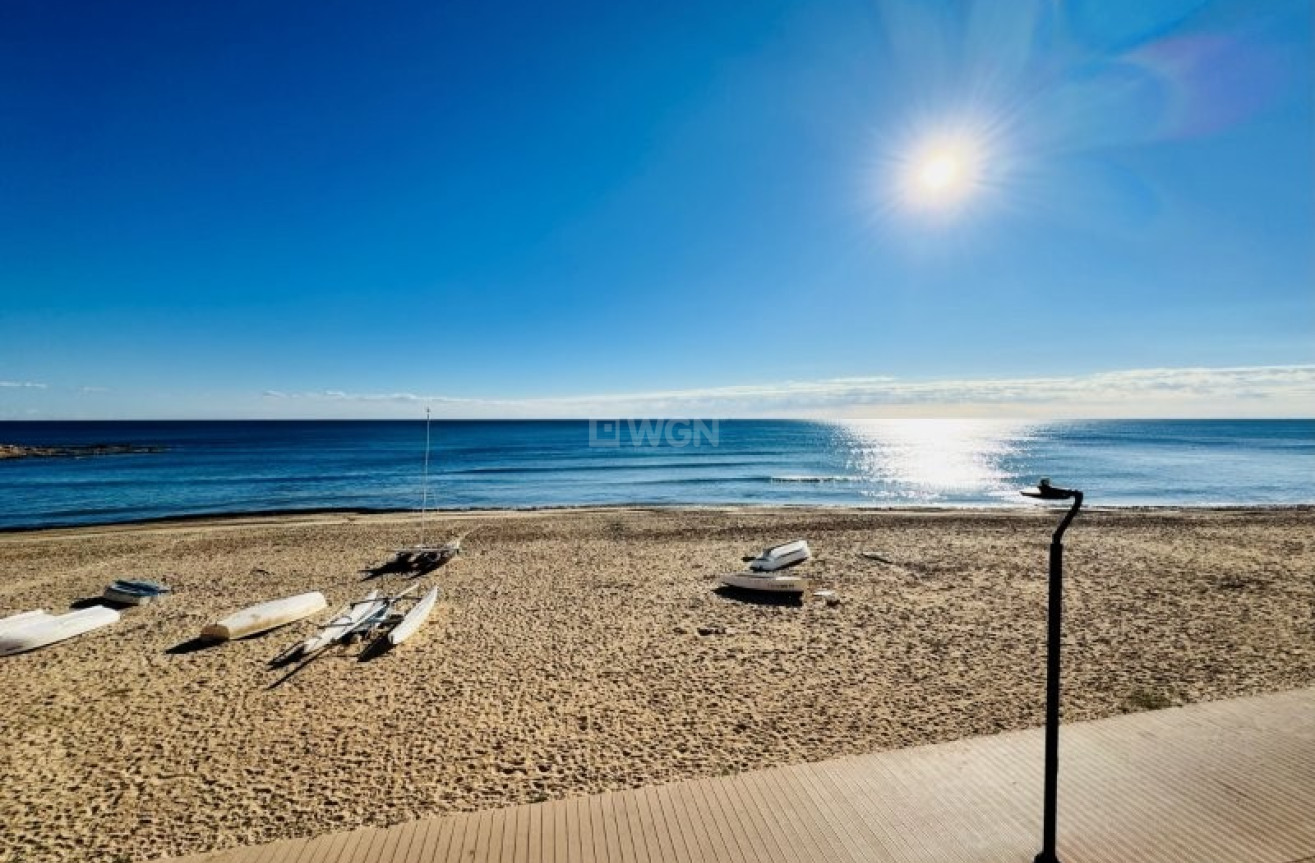 Odsprzedaż - Mieszkanie w bloku - La Mata - Costa Blanca