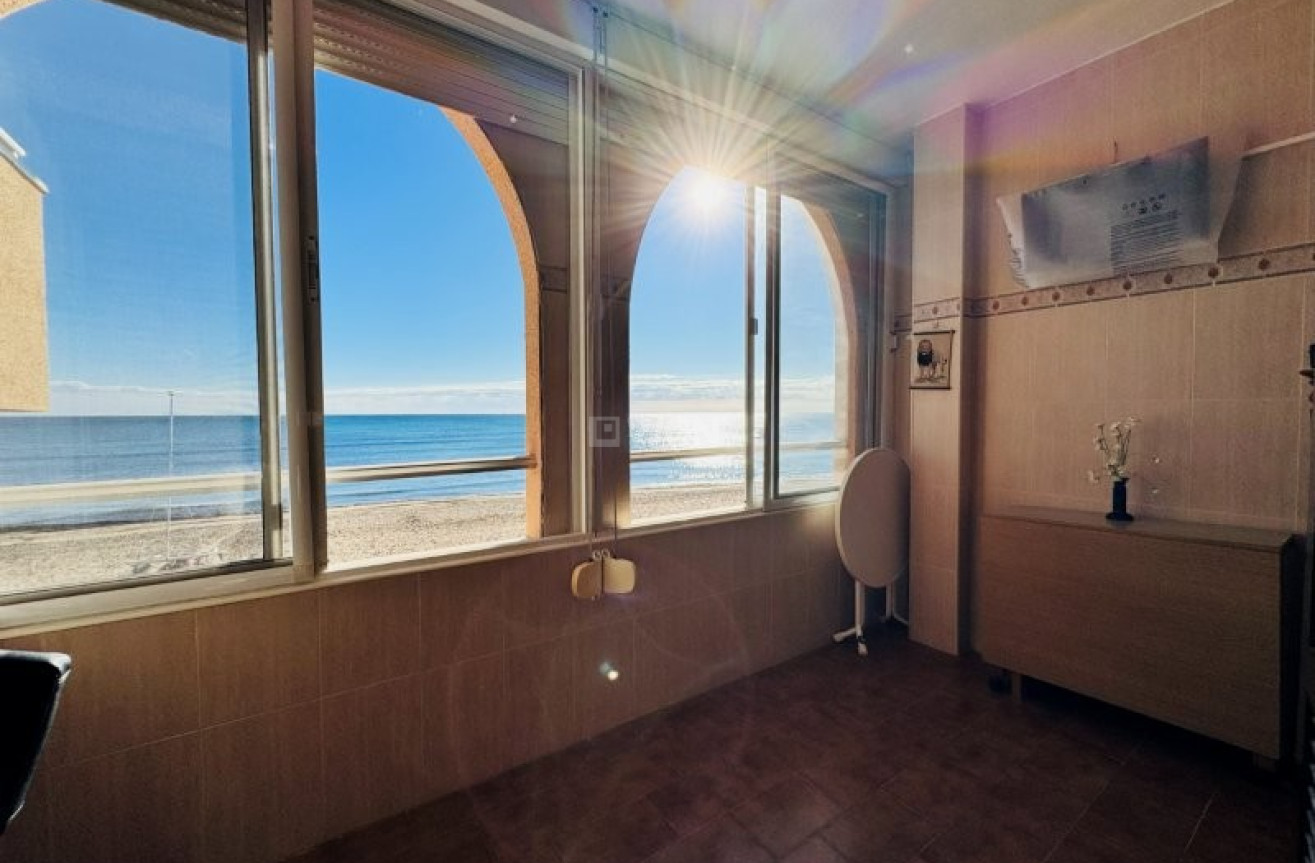 Odsprzedaż - Mieszkanie w bloku - La Mata - Costa Blanca