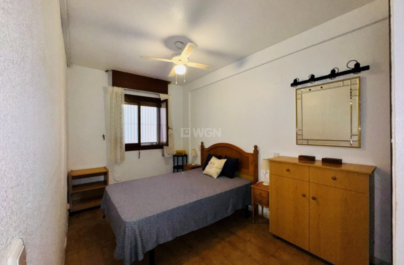 Odsprzedaż - Mieszkanie w bloku - La Mata - Costa Blanca