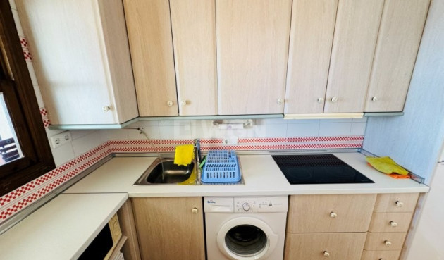 Odsprzedaż - Mieszkanie w bloku - La Mata - Costa Blanca