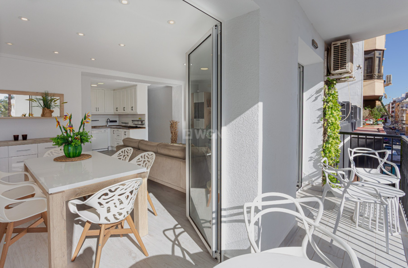 Odsprzedaż - Mieszkanie w bloku - Torrevieja - Costa Blanca