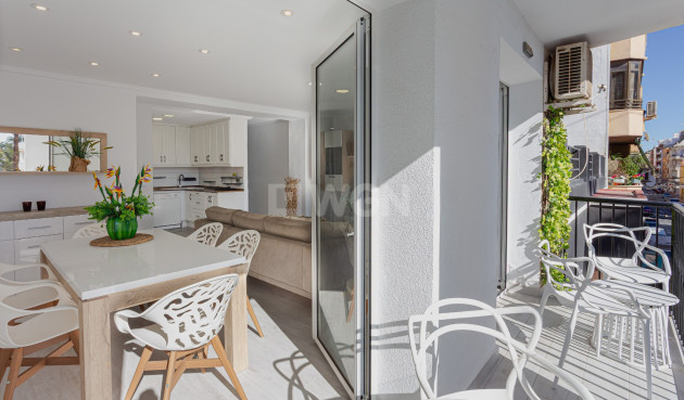 Odsprzedaż - Mieszkanie w bloku - Torrevieja - Costa Blanca