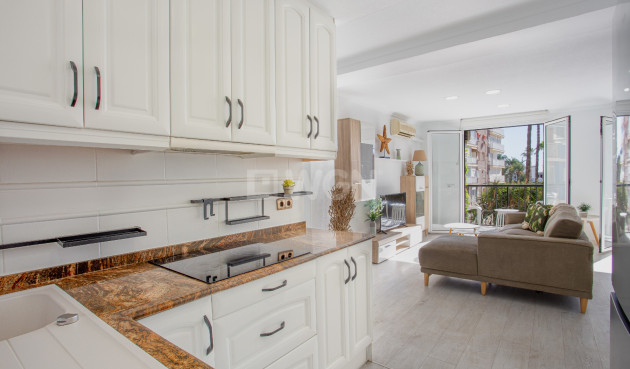 Odsprzedaż - Mieszkanie w bloku - Torrevieja - Costa Blanca