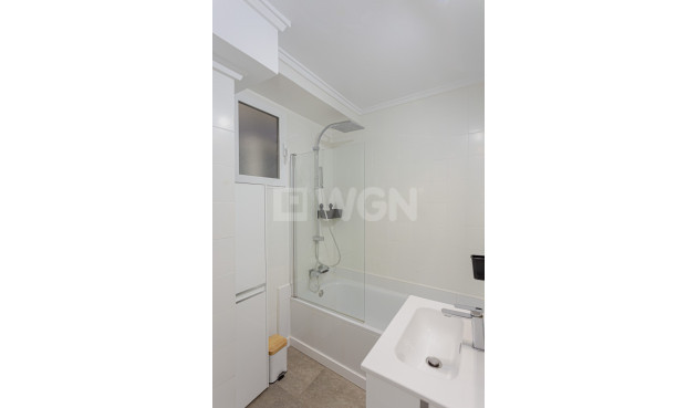 Odsprzedaż - Mieszkanie w bloku - Torrevieja - Costa Blanca