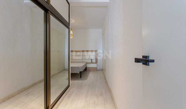 Odsprzedaż - Mieszkanie w bloku - Torrevieja - Costa Blanca