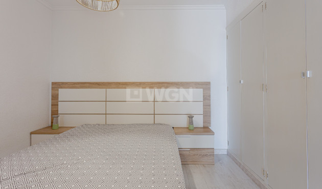 Odsprzedaż - Mieszkanie w bloku - Torrevieja - Costa Blanca