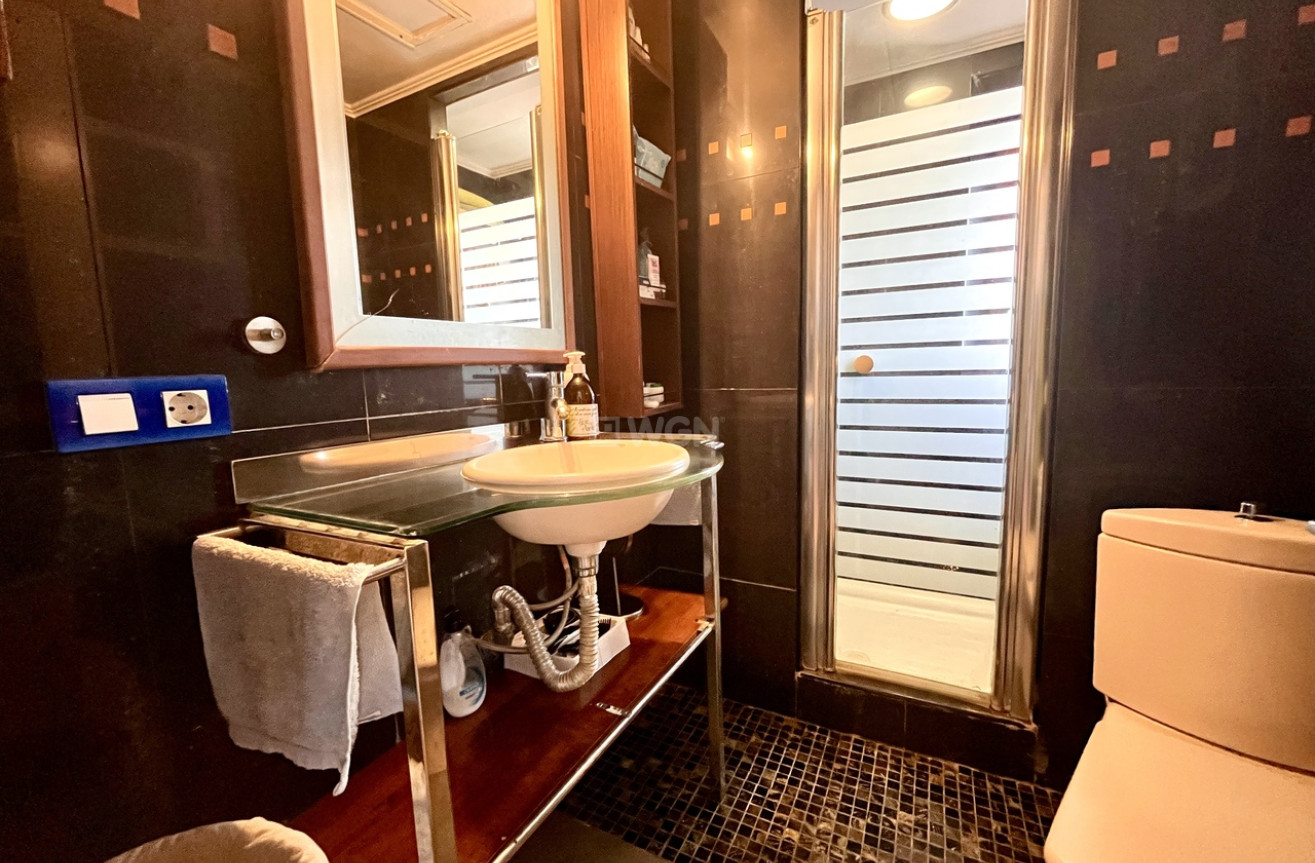 Odsprzedaż - Mieszkanie w bloku - Torrevieja - Costa Blanca