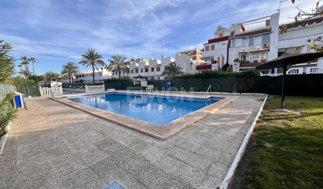 Odsprzedaż - Mieszkanie w bloku - Torrevieja - Costa Blanca