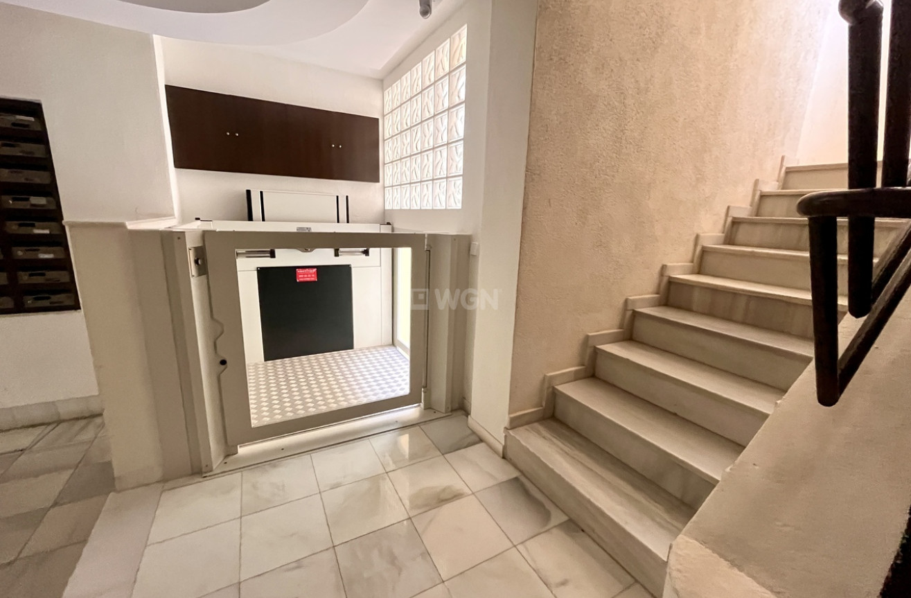 Odsprzedaż - Mieszkanie w bloku - Torrevieja - Costa Blanca