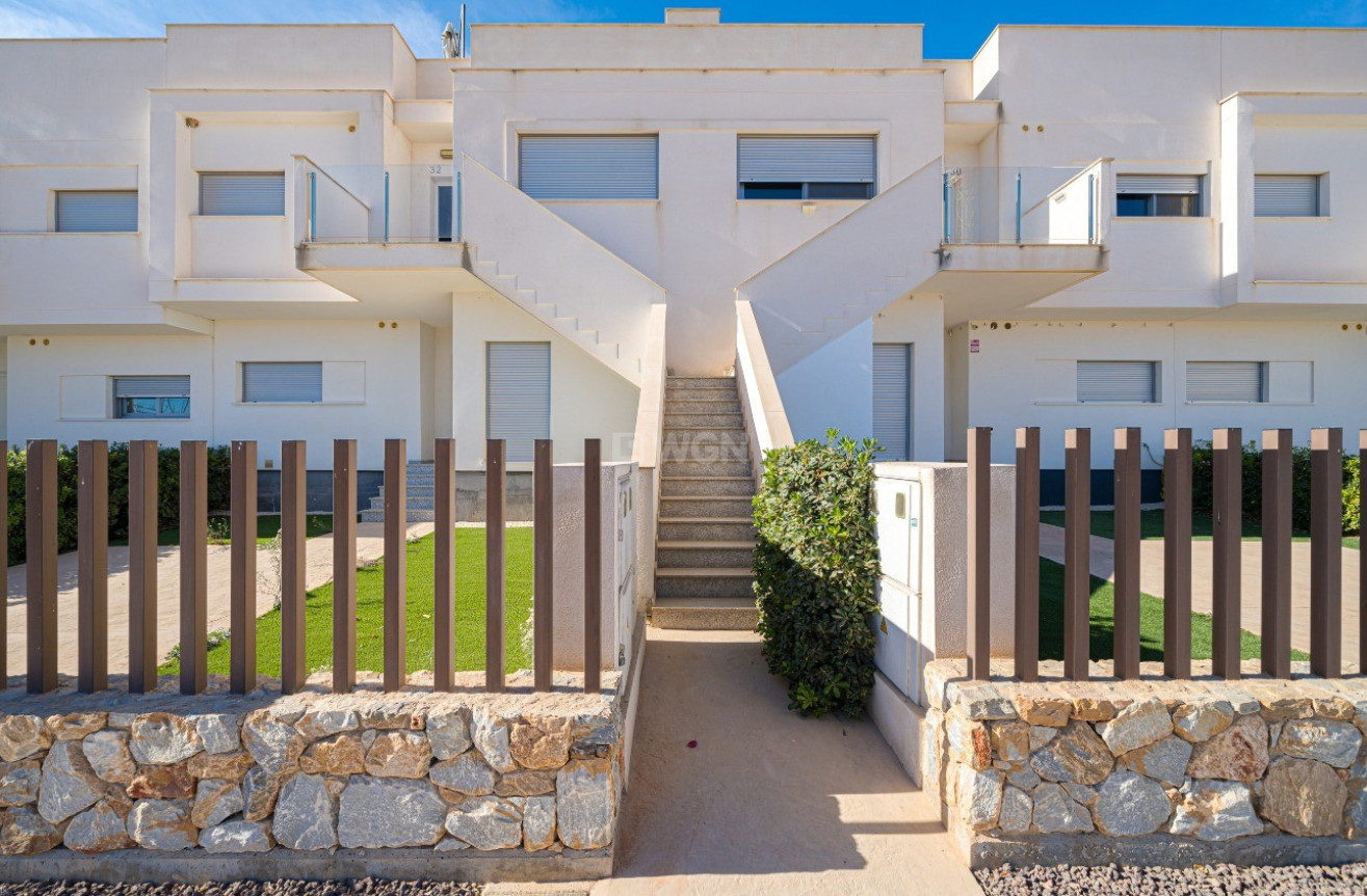 Odsprzedaż - Mieszkanie w bloku - Vistabella Golf Entre Naranjos - Inland