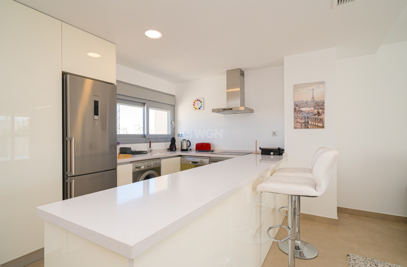 Odsprzedaż - Mieszkanie w bloku - Vistabella Golf Entre Naranjos - Inland