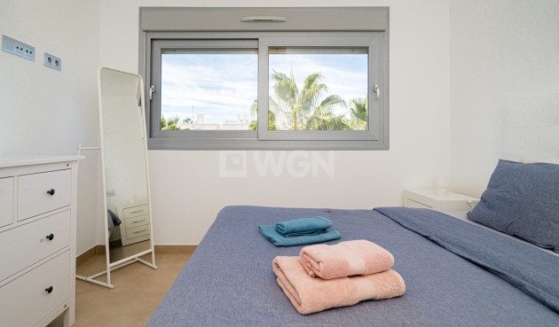 Odsprzedaż - Mieszkanie w bloku - Vistabella Golf Entre Naranjos - Inland