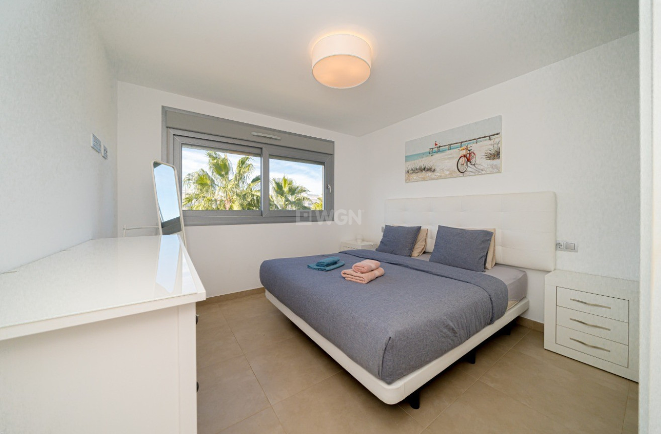 Odsprzedaż - Mieszkanie w bloku - Vistabella Golf Entre Naranjos - Inland