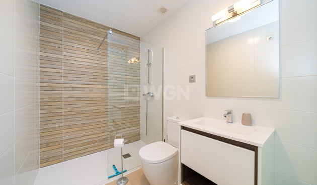 Odsprzedaż - Mieszkanie w bloku - Vistabella Golf Entre Naranjos - Inland