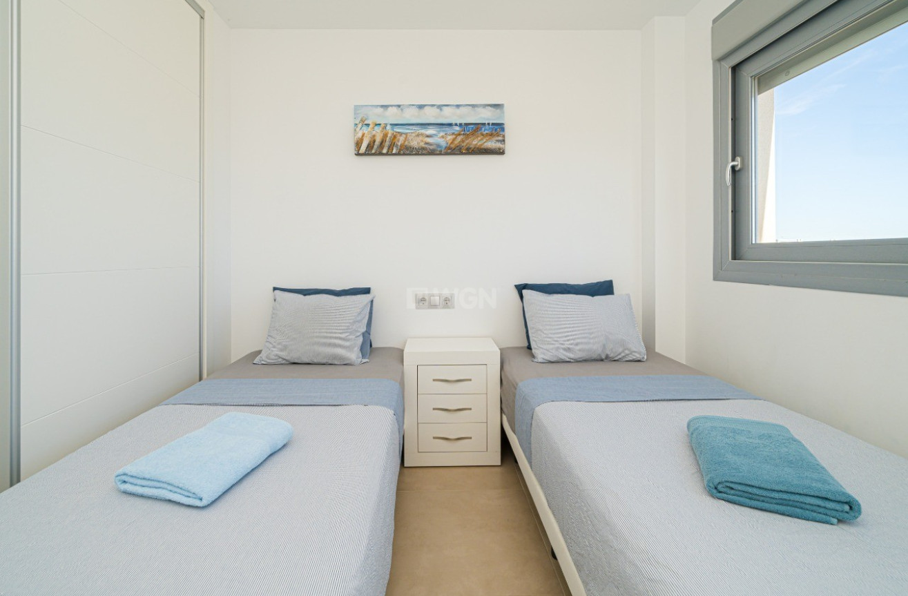 Odsprzedaż - Mieszkanie w bloku - Vistabella Golf Entre Naranjos - Inland