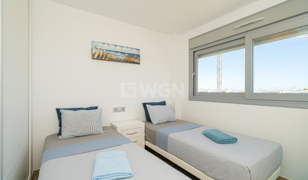 Odsprzedaż - Mieszkanie w bloku - Vistabella Golf Entre Naranjos - Inland