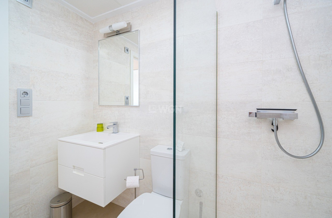 Odsprzedaż - Mieszkanie w bloku - Vistabella Golf Entre Naranjos - Inland