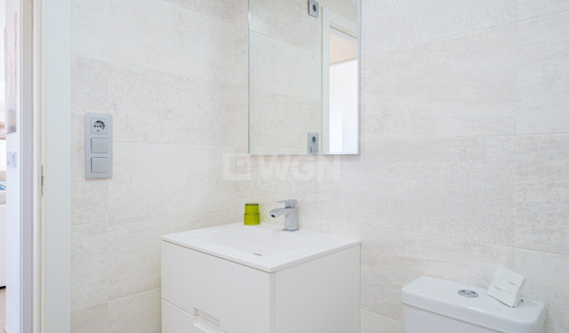 Odsprzedaż - Mieszkanie w bloku - Vistabella Golf Entre Naranjos - Inland