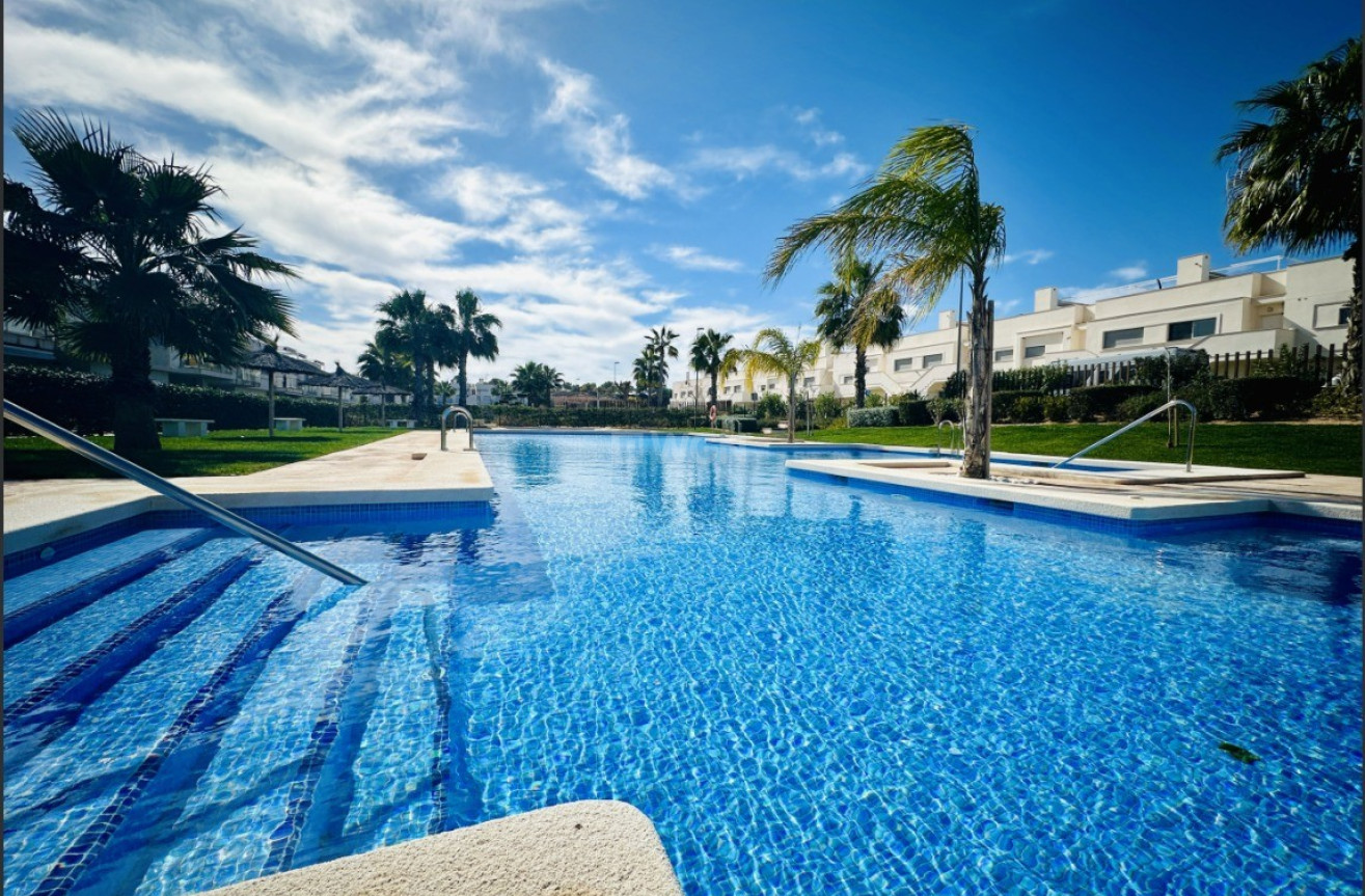 Odsprzedaż - Mieszkanie w bloku - Vistabella Golf Entre Naranjos - Inland