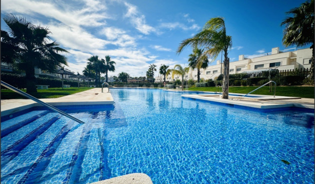 Odsprzedaż - Mieszkanie w bloku - Vistabella Golf Entre Naranjos - Inland