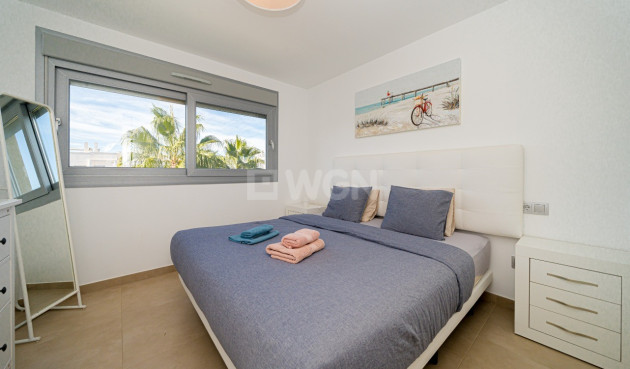 Odsprzedaż - Mieszkanie w bloku - Vistabella Golf Entre Naranjos - Inland