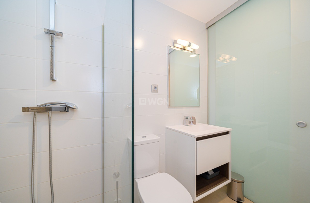 Odsprzedaż - Mieszkanie w bloku - Vistabella Golf Entre Naranjos - Inland