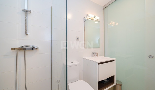 Odsprzedaż - Mieszkanie w bloku - Vistabella Golf Entre Naranjos - Inland