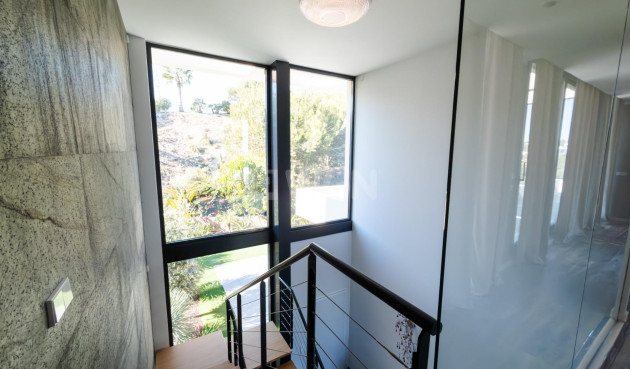 Odsprzedaż - Villa - Orihuela - Las Colinas Golf