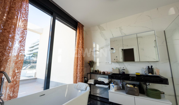 Odsprzedaż - Villa - Orihuela - Las Colinas Golf