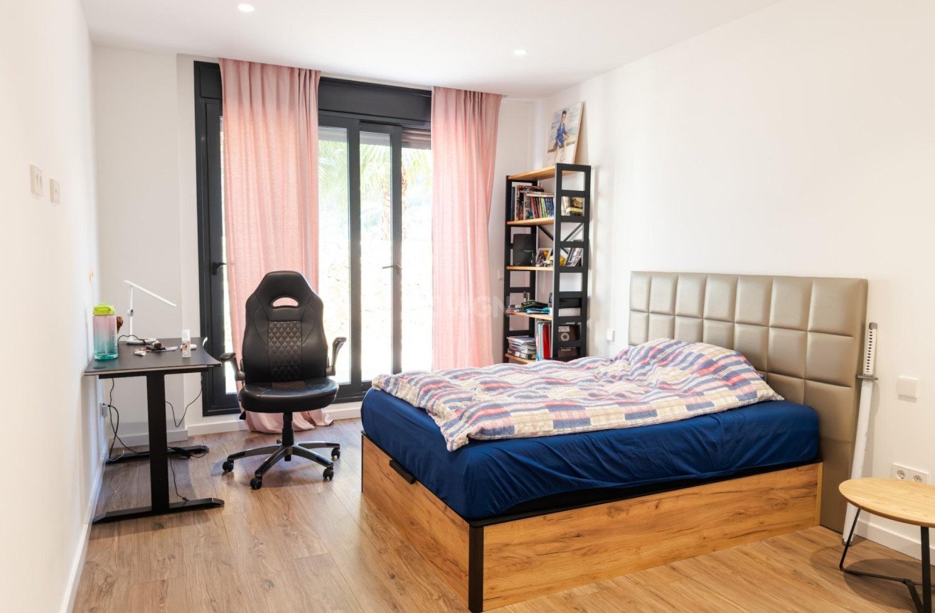 Odsprzedaż - Villa - Orihuela - Las Colinas Golf